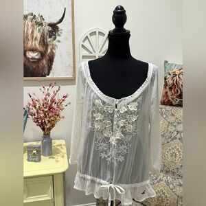 Hollister White Floral Embroidered Tunic